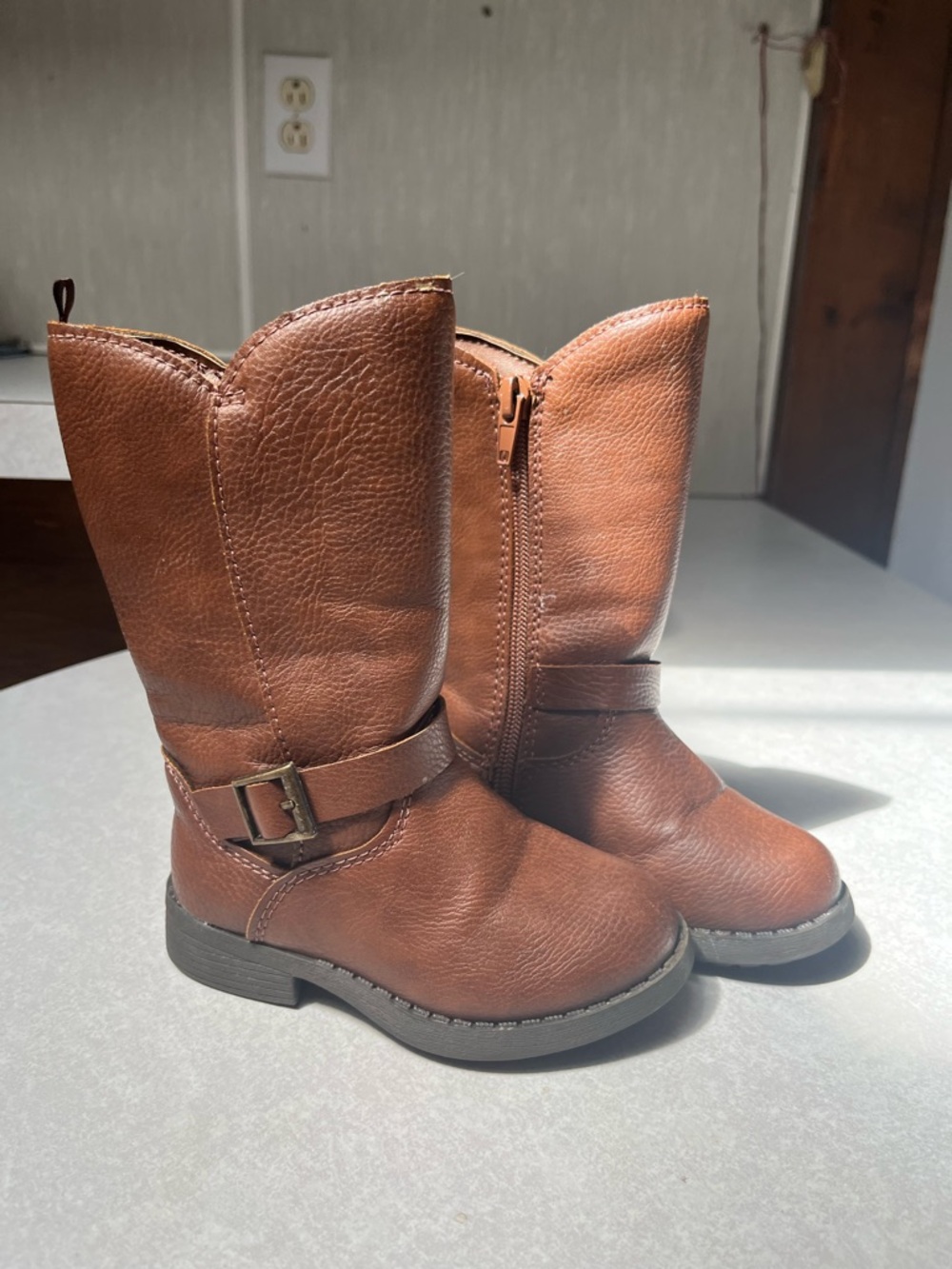Baby/toddler boots size 6